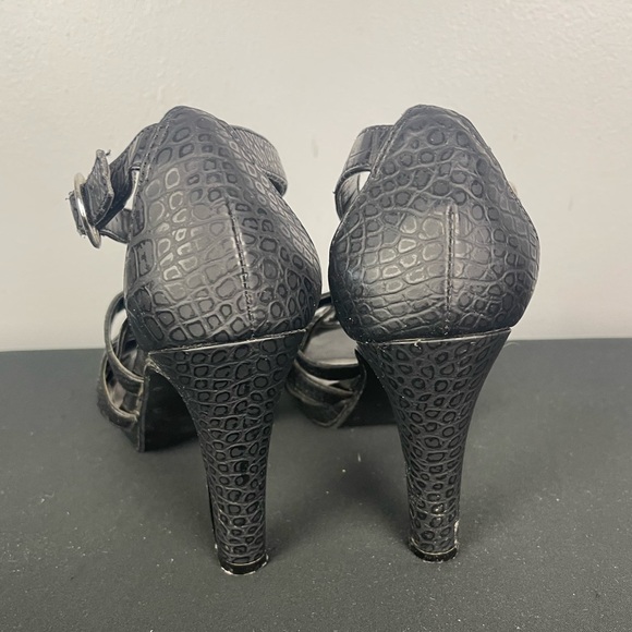 Strappy Maurice’s Heels - Picture 5 of 10